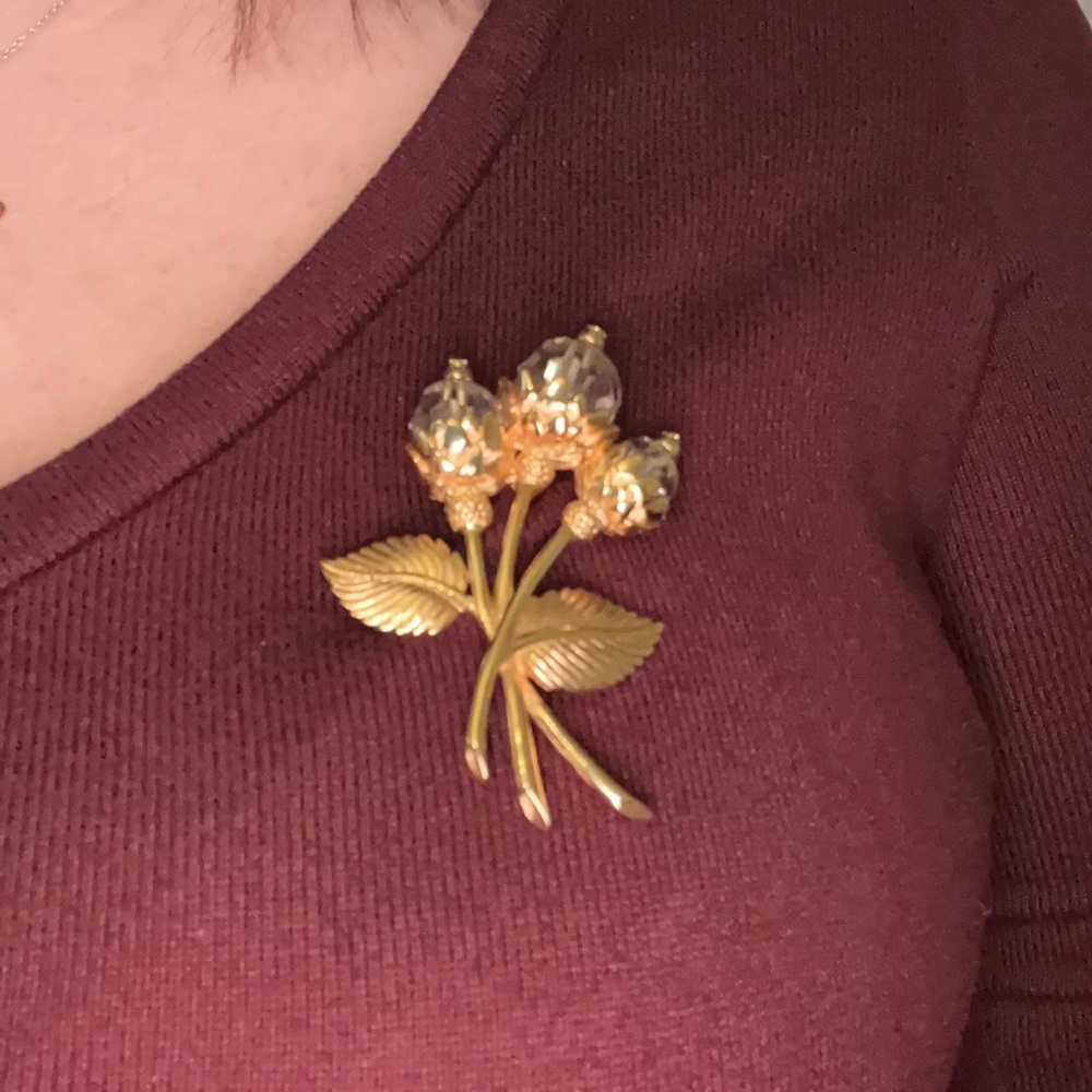 Beautifully detailed Swarovski flower brooch
